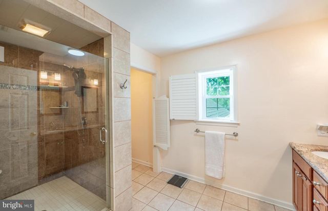 22 SALISBURY LN, Malvern, PA 19355