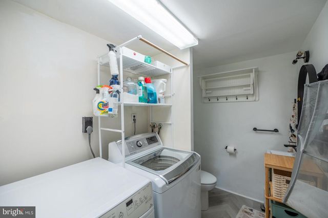 22 SALISBURY LN, Malvern, PA 19355