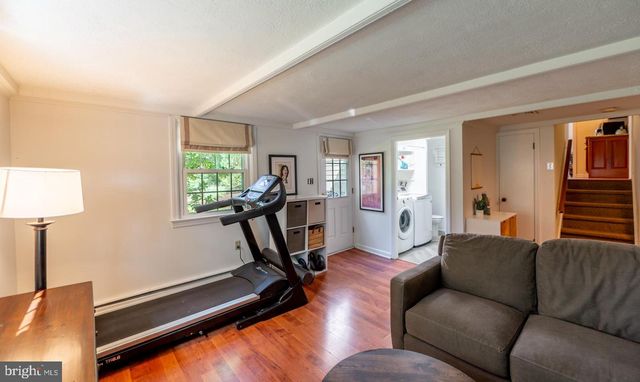 22 SALISBURY LN, Malvern, PA 19355