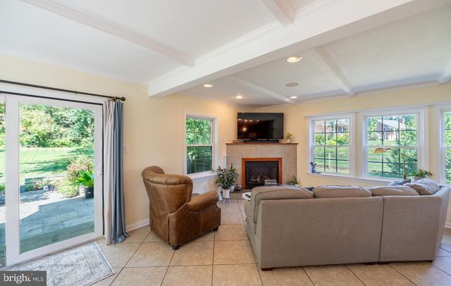 22 SALISBURY LN, Malvern, PA 19355