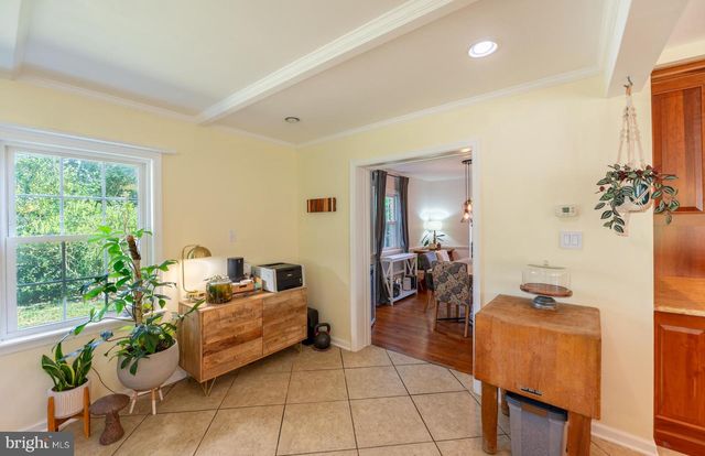 22 SALISBURY LN, Malvern, PA 19355