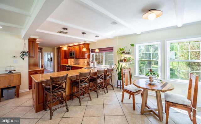 22 SALISBURY LN, Malvern, PA 19355
