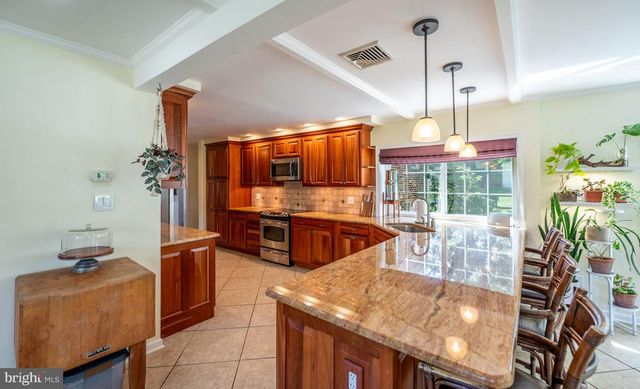 22 SALISBURY LN, Malvern, PA 19355