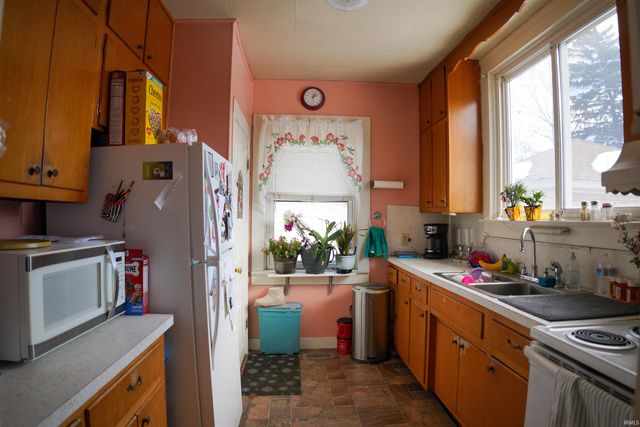 2728 Crescent Avenue, Fort Wayne, IN 46805