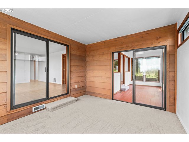 350 LOMA LINDA Ln, Eugene, OR 97405