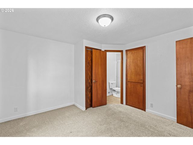 350 LOMA LINDA Ln, Eugene, OR 97405
