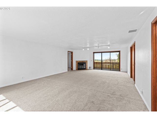 350 LOMA LINDA Ln, Eugene, OR 97405