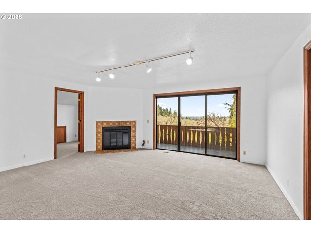 350 LOMA LINDA Ln, Eugene, OR 97405