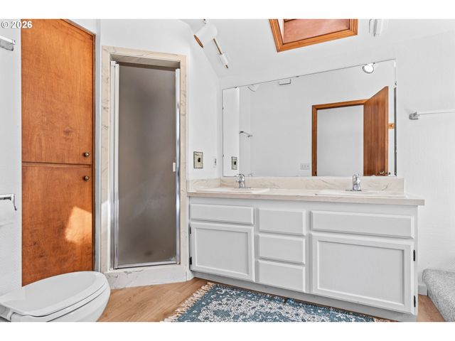 350 LOMA LINDA Ln, Eugene, OR 97405