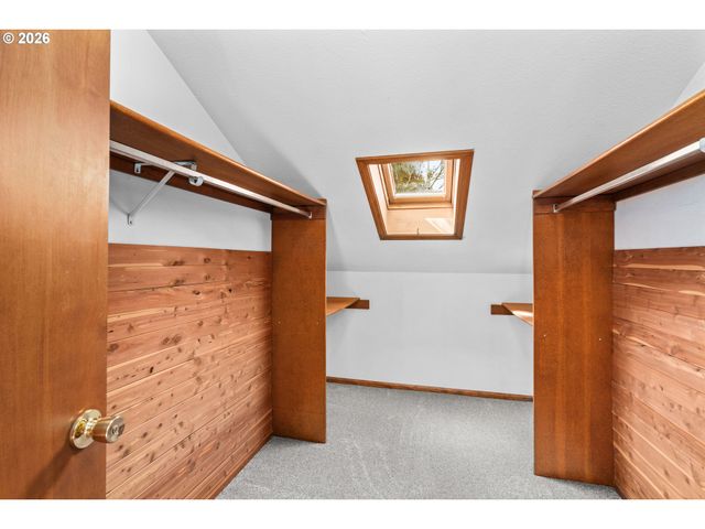 350 LOMA LINDA Ln, Eugene, OR 97405