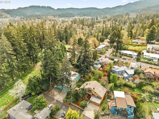 350 LOMA LINDA Ln, Eugene, OR 97405