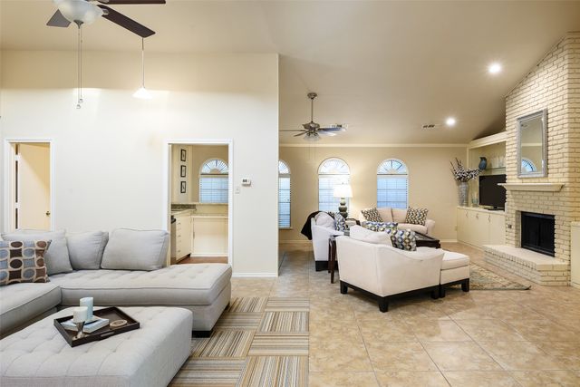 9115 Valley Chapel Lane, Dallas, TX 75220