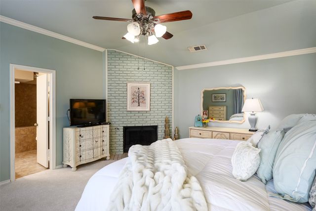 9115 Valley Chapel Lane, Dallas, TX 75220