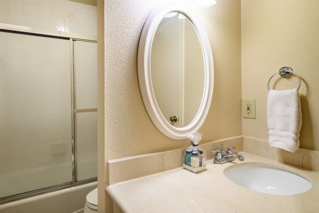 9115 Valley Chapel Lane, Dallas, TX 75220