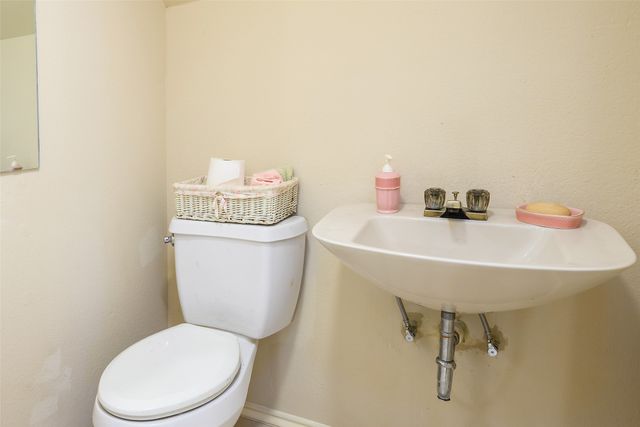 9115 Valley Chapel Lane, Dallas, TX 75220