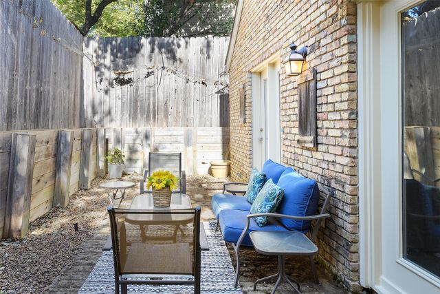 9115 Valley Chapel Lane, Dallas, TX 75220