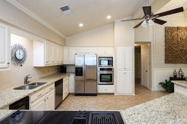 9115 Valley Chapel Lane, Dallas, TX 75220