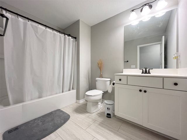 9315 Primo Lane, West Des Moines, IA 50266