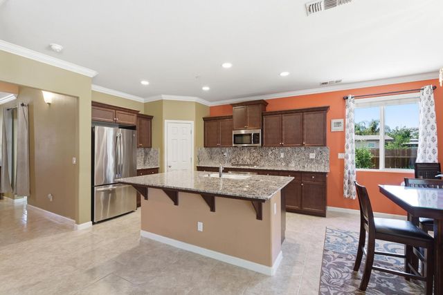 3609 Flint Avenue, Clovis, CA 93619