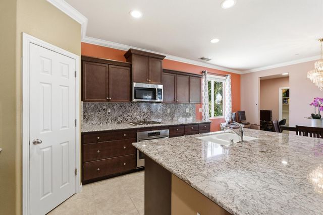 3609 Flint Avenue, Clovis, CA 93619