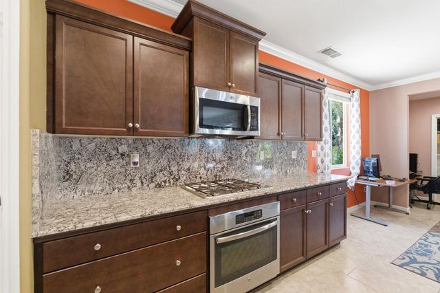 3609 Flint Avenue, Clovis, CA 93619