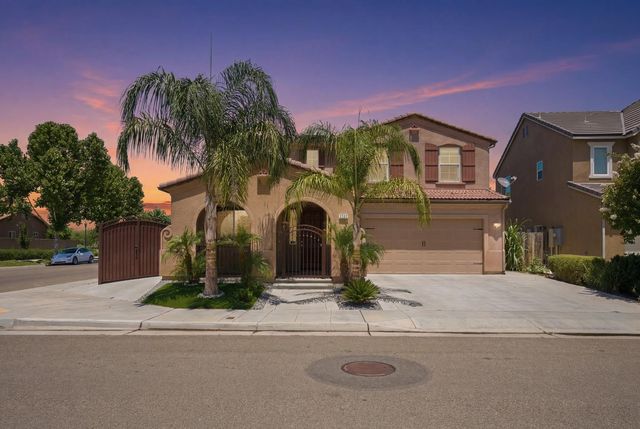 3609 Flint Avenue, Clovis, CA 93619