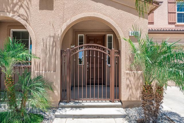 3609 Flint Avenue, Clovis, CA 93619