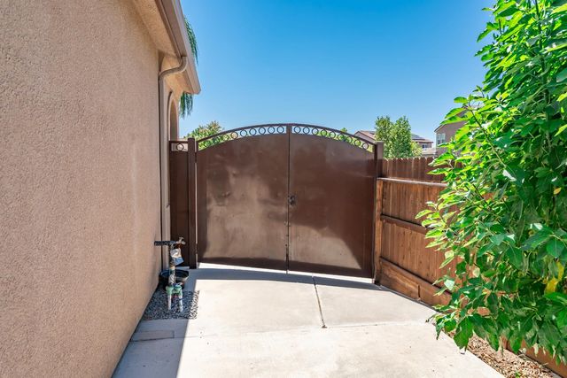 3609 Flint Avenue, Clovis, CA 93619