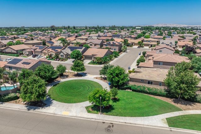 3609 Flint Avenue, Clovis, CA 93619