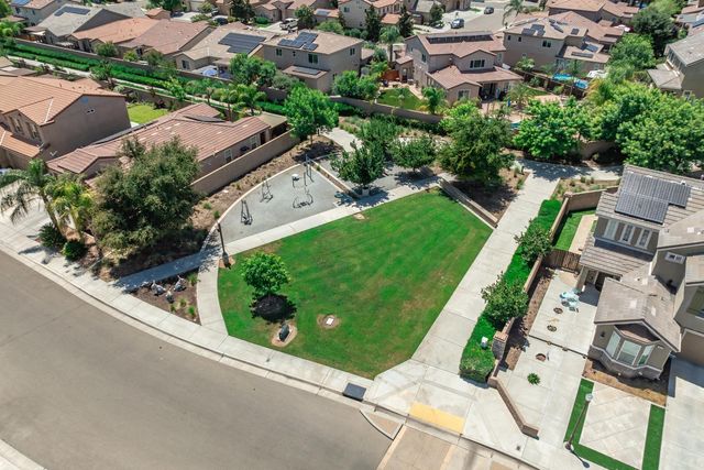 3609 Flint Avenue, Clovis, CA 93619