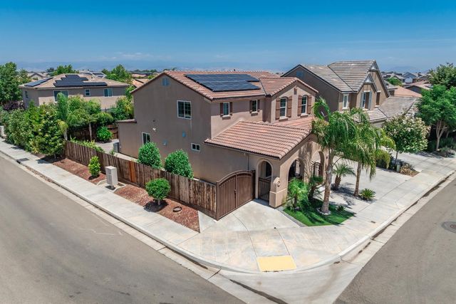 3609 Flint Avenue, Clovis, CA 93619