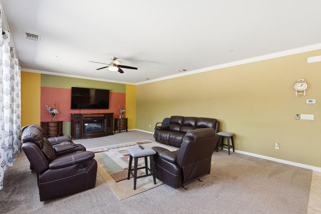 3609 Flint Avenue, Clovis, CA 93619