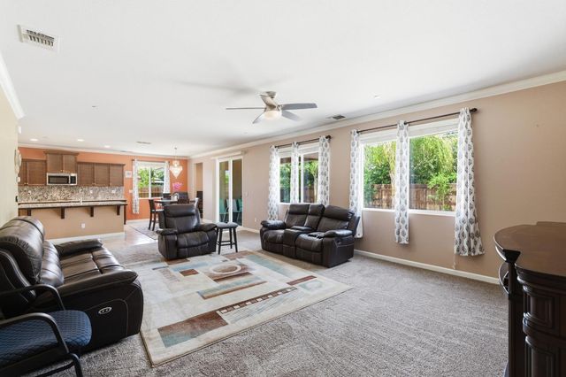 3609 Flint Avenue, Clovis, CA 93619