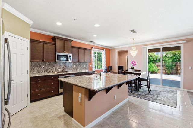 3609 Flint Avenue, Clovis, CA 93619