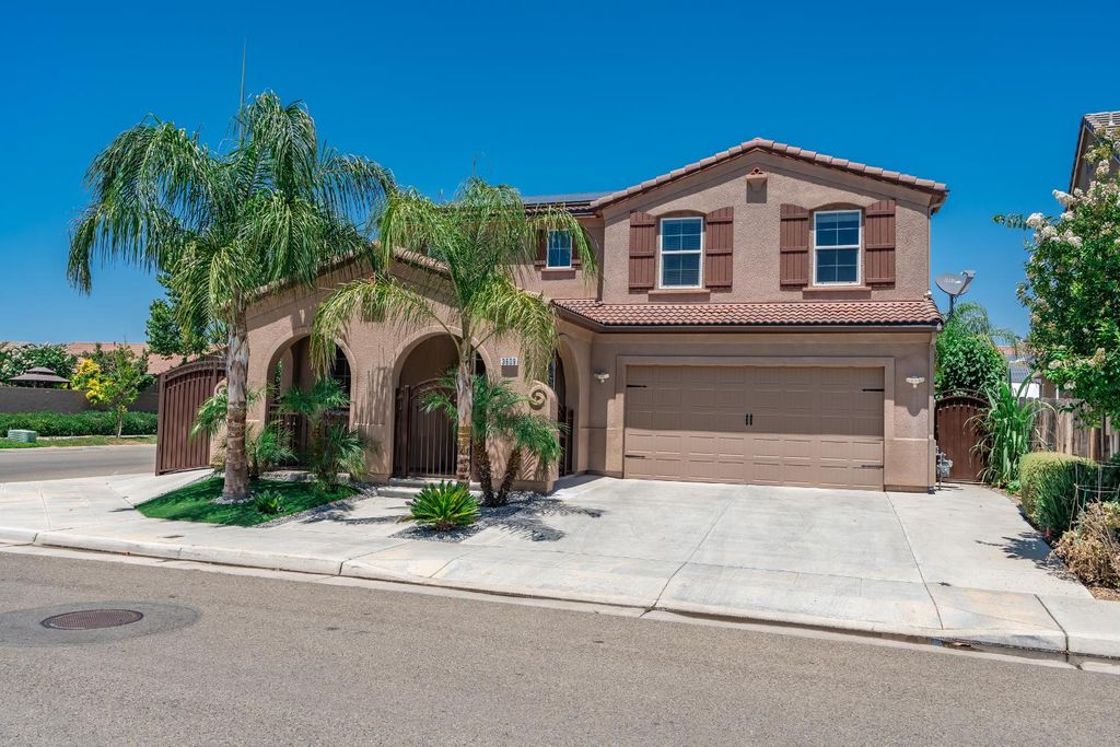 3609 Flint Avenue, Clovis, CA 93619