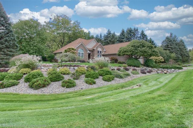 4717 Scots Way, Webster Township, MI 48130