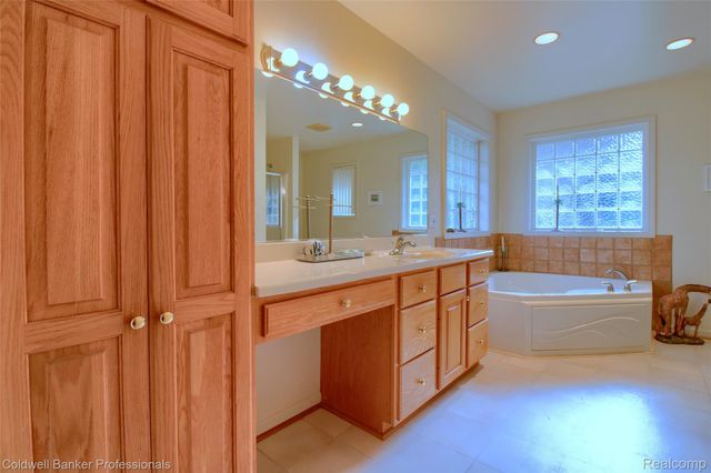 4717 Scots Way, Webster Township, MI 48130