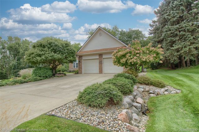 4717 Scots Way, Webster Township, MI 48130
