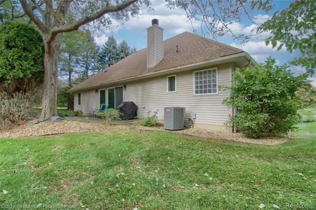 4717 Scots Way, Webster Township, MI 48130
