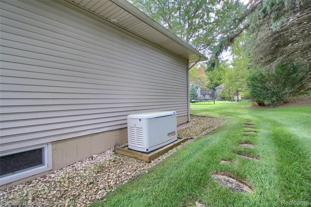 4717 Scots Way, Webster Township, MI 48130