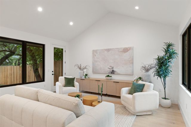 2611 Oak Crest Ave B, Austin, TX 78704