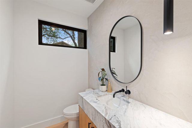 2611 Oak Crest Ave B, Austin, TX 78704