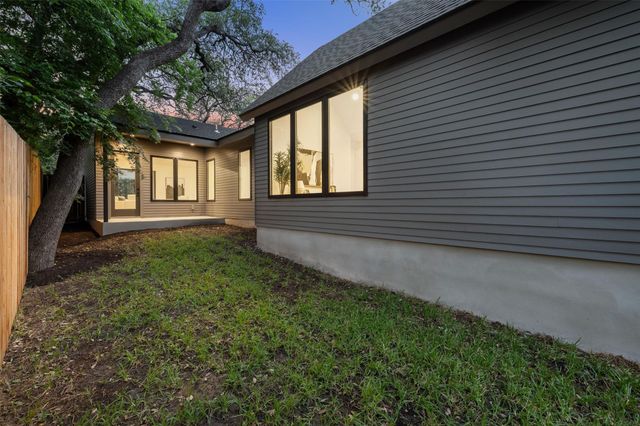 2611 Oak Crest Ave B, Austin, TX 78704