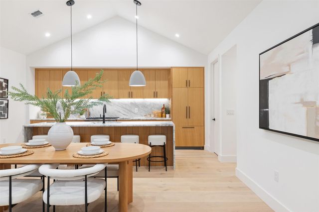 2611 Oak Crest Ave B, Austin, TX 78704