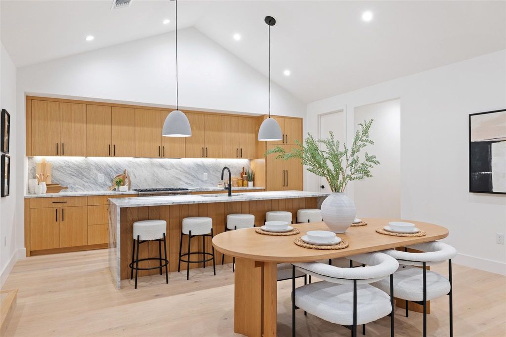 2611 Oak Crest Ave B, Austin, TX 78704