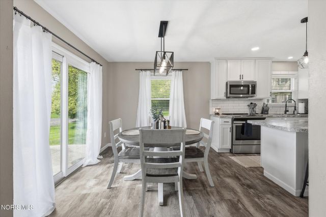 5809 Wakefield Drive, Sylvania, OH 43560