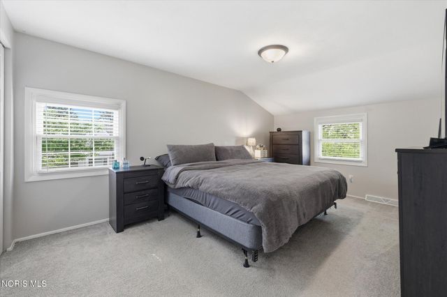 5809 Wakefield Drive, Sylvania, OH 43560