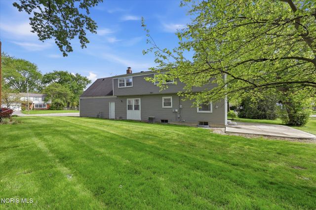 5809 Wakefield Drive, Sylvania, OH 43560