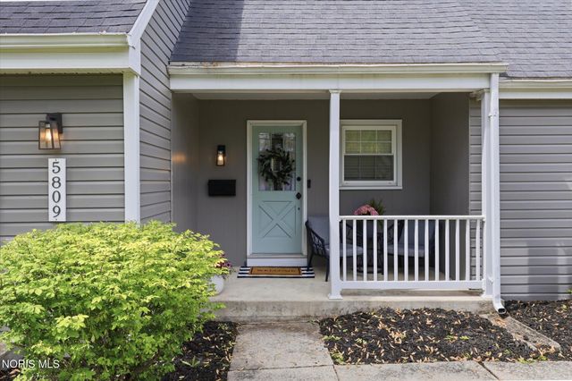 5809 Wakefield Drive, Sylvania, OH 43560