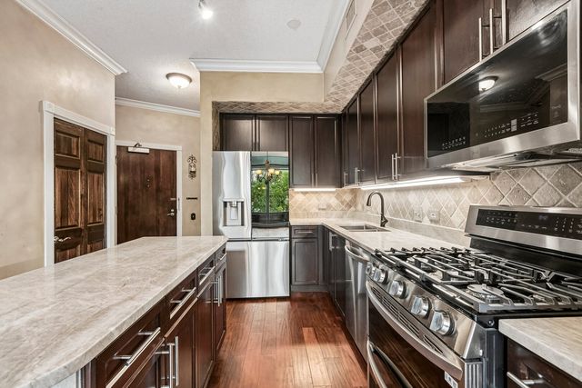 600 N KINGSBURY Street 101, Chicago, IL 60654